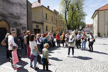 Sprehod ob mestnem obzidju  