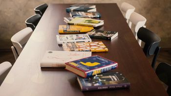 Skrivno življenje knjig, literarna omizja