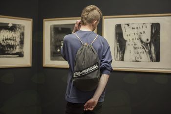 Vodstvo po razstavi David Lynch, Ogenj na odru