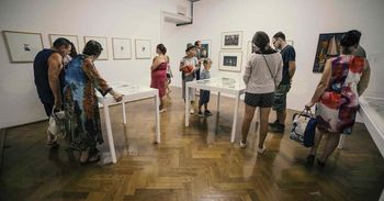 Vodstvo po retrospektivni razstavi Rika Debenjaka