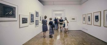 Vodstvo po retrospektivni razstavi Rika Debenjaka