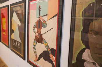 Vodstvo po razstavi Milton Glaser, Plakati