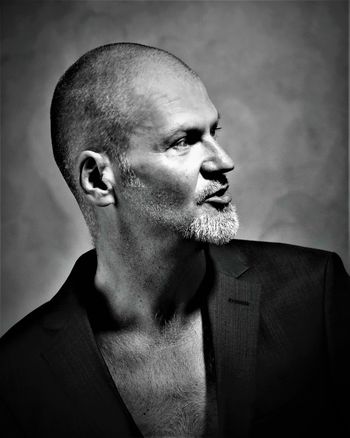 Literarni večer: Damir Avdić