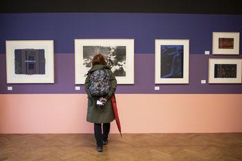 Foto/grafika: vloga fotografije v grafiki in grafičnem oblikovanju sedemdesetih let (1.4.2022–19.6.2022)