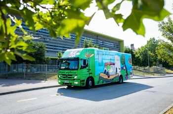 Knjižnica na poti – 50 let potujoče knjižnice