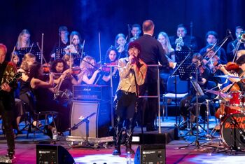 Ko se pop uspešnice prepletejo s simfonijo – spektakularen zaključek Festivala Cantabile