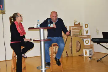 Jože Štupar predstavil knjigo Okroglo in špičasto iz moje garaže