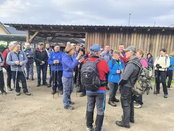 V družbi pozitivnih ljudi na 18. pohodu po poti Janeza Kmeta