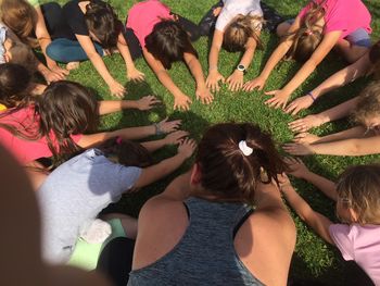 Brezplačna vadba: IGRIVA JOGA (za otroke, stare od 6-11 let)