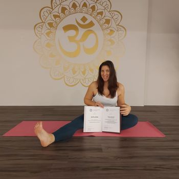 Hormonska joga - redna tedenska vadba