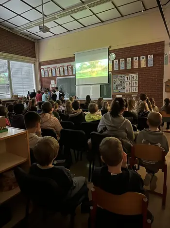 Kino popoldne na Osnovni šoli prof. dr. Josipa Plemlja Bled – ko ideje oživijo in učenci zasijejo kot podjetniki!
