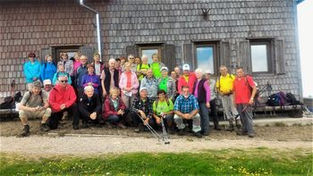 Zimzeleni na Ratitovec s planine Klom Zimzeleni na Ratitovec s planine Klom