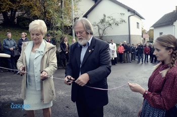 Odprli Lukacovo kaščo