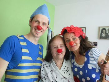 Rdeči noski v centru starejših