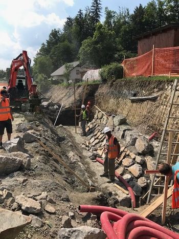 Dela na cesti skozi Srednjo vas Dela na cesti skozi Srednjo vas