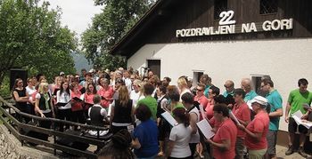 3-krat G: gora, glasba, golaž 3-krat G: gora, glasba, golaž