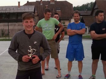 Zmagal Jug s 64 : 60