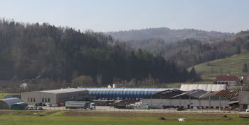 Podjetje Schwarzmann kupilo nepremičnine bivše Hoje Mobiles