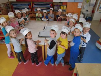 Klobučki pečemo slastne medenjake