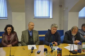 Vrhničanke in Vrhničani proti nadaljnjemu delovanju Kemisa na Vrhniki