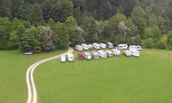 Avtodomarji obiskali borovniško dolino