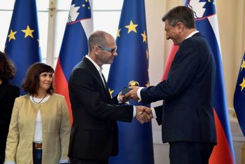 Jabolko navdiha za ustvarjalce Cankarja v stripu