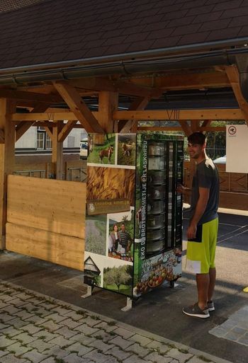 Ekološka kmetija Pr' Laškarju v centru postavila multimat