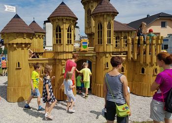 Kdaj bo zaživel otroški grad?