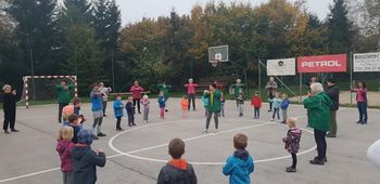 Otroci iz Vrtca Log - Dragomer in Vedno poskočni skupaj