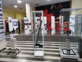 Mejni kamni, bodeča žica, stražni stolpi Mejni kamni, bodeča žica, stražni stolpi