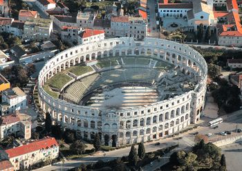 Vas zanimata antika ali osnove računalništva?