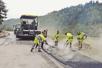 Tudi letos širitev ceste v Podlipi