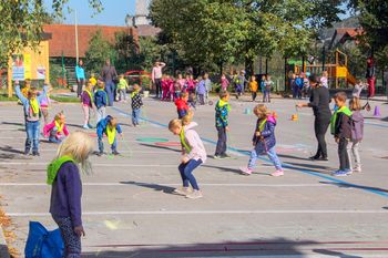 Šli smo peš, se vozili z e-kolesi, skiroji in avtomobili ter se imeli fajn!