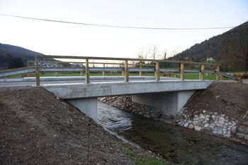 Bosta prizidek k šoli in knjižnica prioriteti prihodnjega leta?