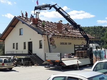 Prenova strehe gasilskega doma Vrzdenec