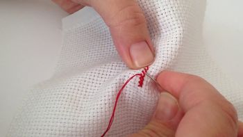 VABILO NA PRIJETNO DRUŽENJE OB ROČNIH DELIH IN KLEPETU