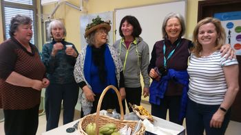 Semenjava ponovno pri nas