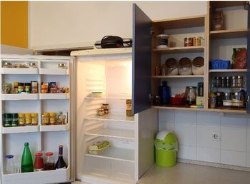 Kolikšno zalogo hrane je smiselno imeti? Kolikšno zalogo hrane je smiselno imeti?