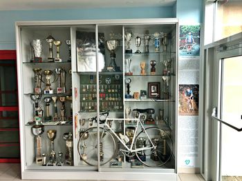 Trampuževo vitrino prestavili v Slomškovo dvorano