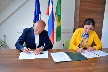 Občina blizu gradnje doma upokojencev?