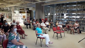 Na razstavI Emilije Milke Erbežnik na Vrhniki Na razstavI Emilije Milke Erbežnik na Vrhniki