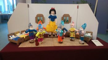 Razstava klekljanih izdelkov Razstava klekljanih izdelkov