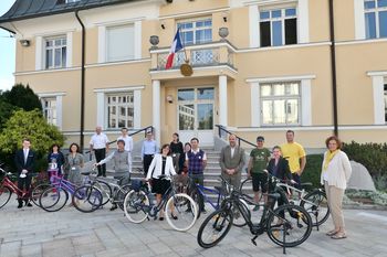 Servis koles za francosko veleposlaništvo