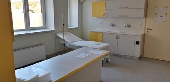 Župan si je ogledal prizidek in se zahvalil zdravstvenim delavcem