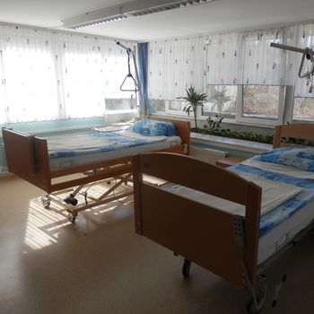 Stanovalce v domu ponovno testirali