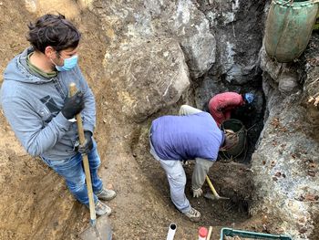 Izkop posmrtnih ostankov iz brezen v bližini Borovnice