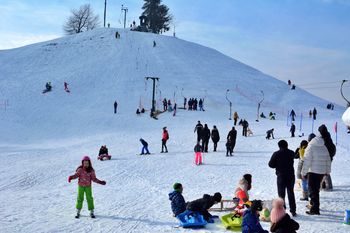 Sneg je skopnel, sedaj jih čaka ureditev smučišča