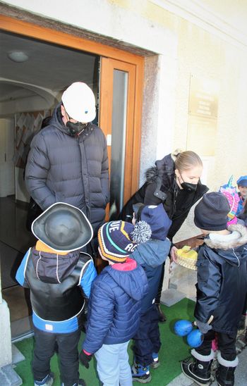 Male maškare preganjale zimo