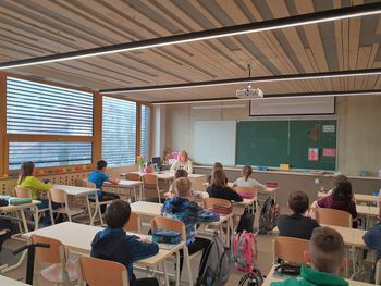 Spet živžav v šolskih klopeh – tudi v novih učilnicah