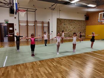 Veselo v telovadnici